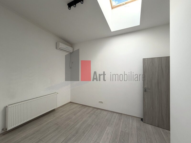 Popa Nan Apartament 3 camere tip Duplex - zona Calea Calarasilor